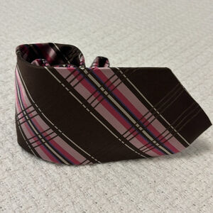 HUGO BOSS 100% silk neck tie men’s tie brown pink white plaid made in Italy